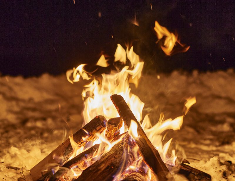 焚き火する | ファイヤーサイド - 薪ストーブと焚き火で楽しむ火のある暮らし